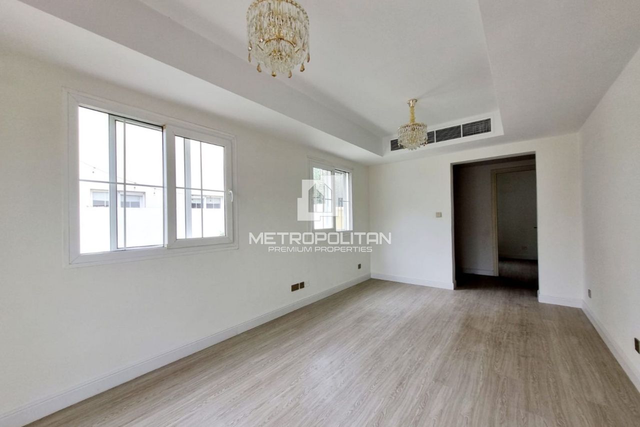 Casa adosada en Dubái, EAU, 255 m² - imagen 4