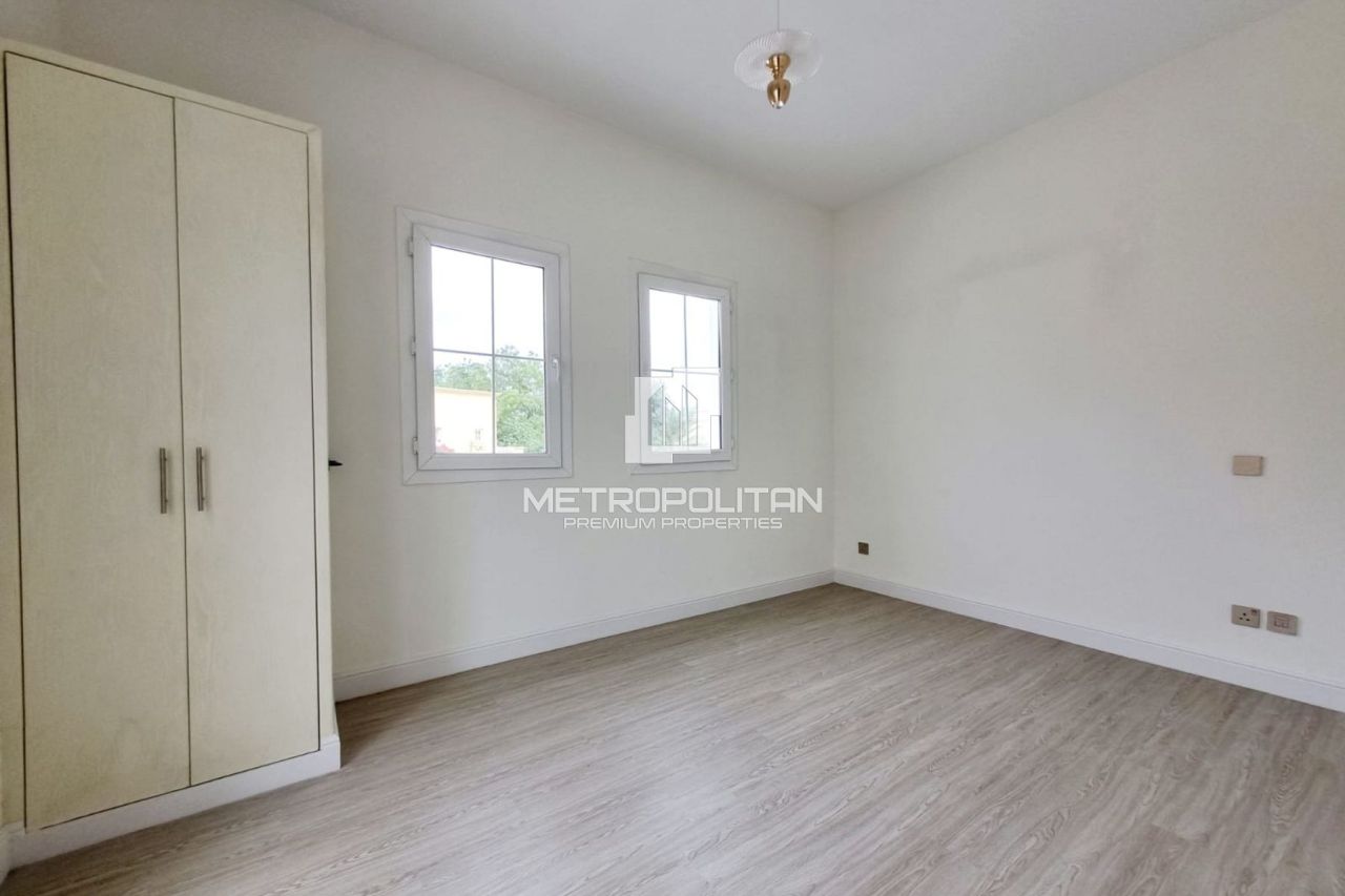 Casa adosada en Dubái, EAU, 255 m² - imagen 5