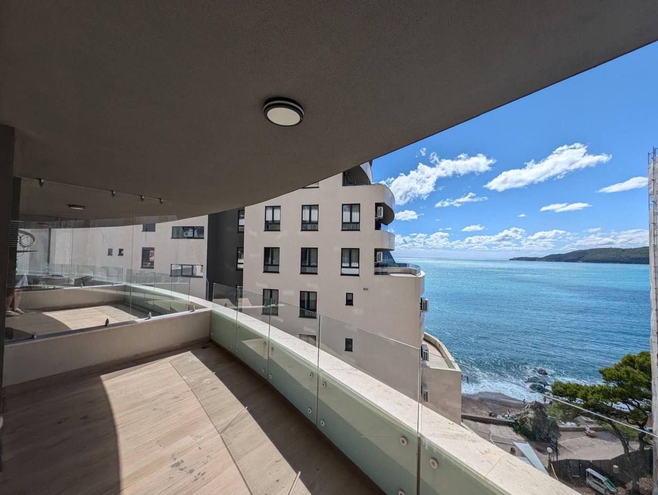 Appartement à Rafailovici, Monténégro, 54 m² - image 1