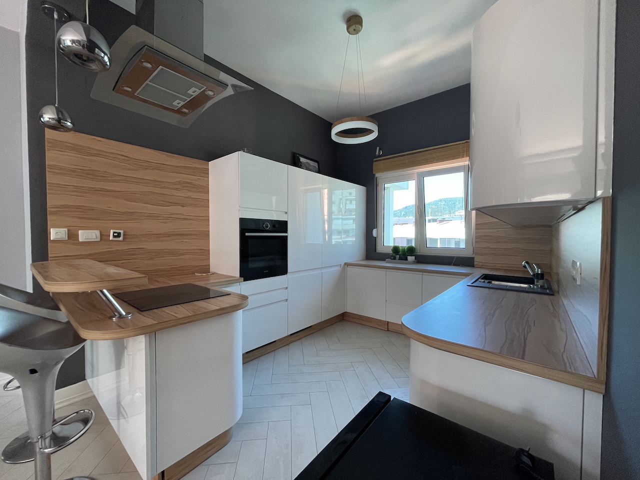Wohnung in Becici, Montenegro, 119 m² - Foto 1