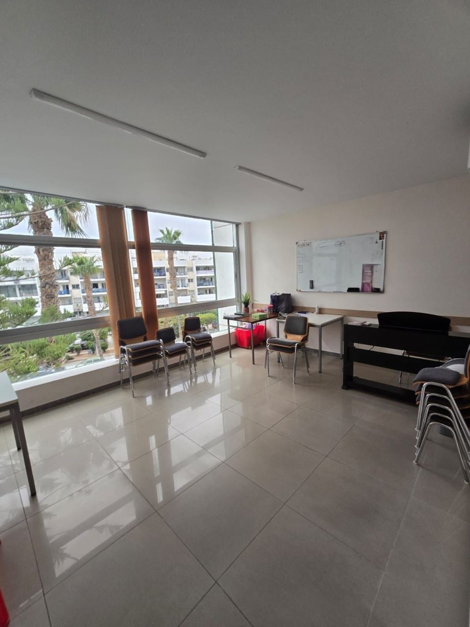 Bureau à Limassol, Chypre, 220 m² - image 1