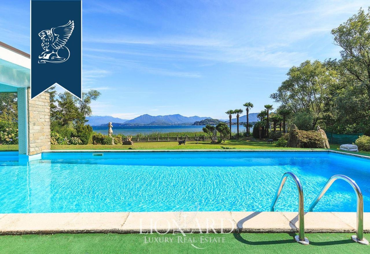 Villa a Ranco, Italia, 900 m² - foto 2