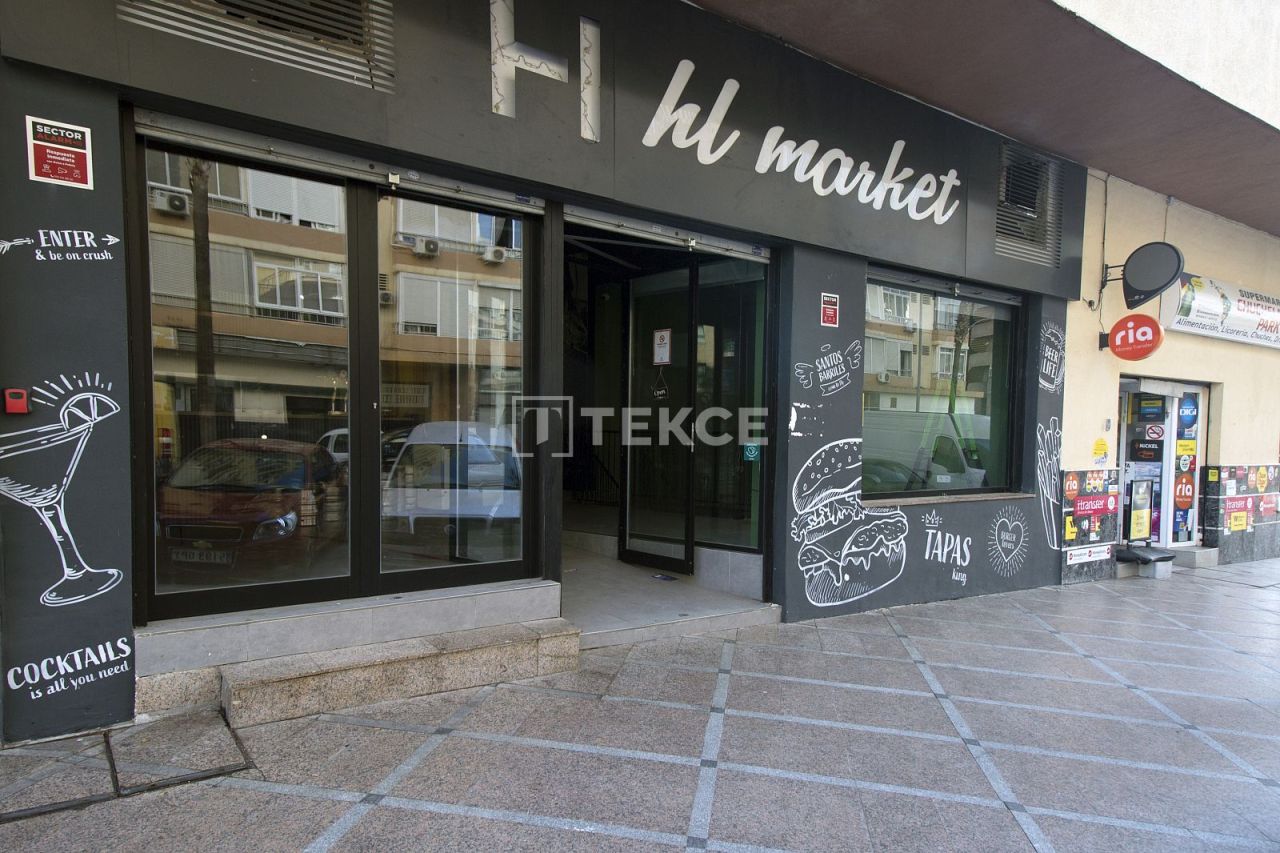 Cafetería, restaurante en Torremolinos, España, 276 m² - imagen 1