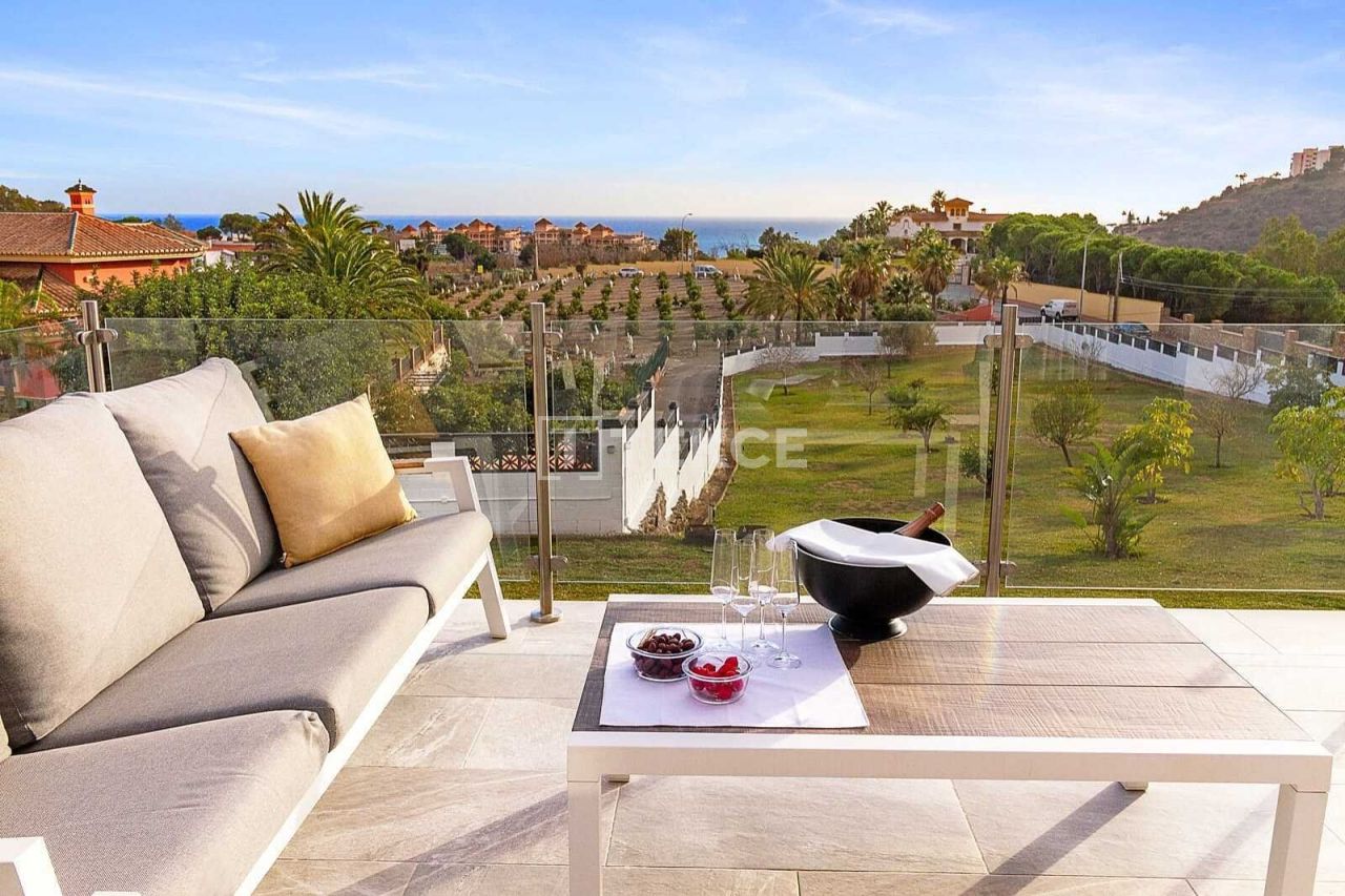 Villa en Benalmádena, España, 378 m² - imagen 4