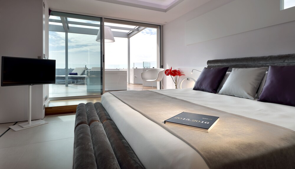 Hôtel à Ibiza, Espagne, 22 635 m² - image 1