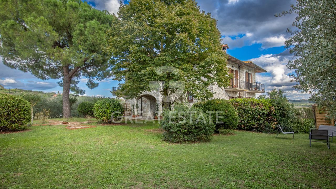 Villa à Castiglione del Lago, Italie, 401.85 m² - image 1