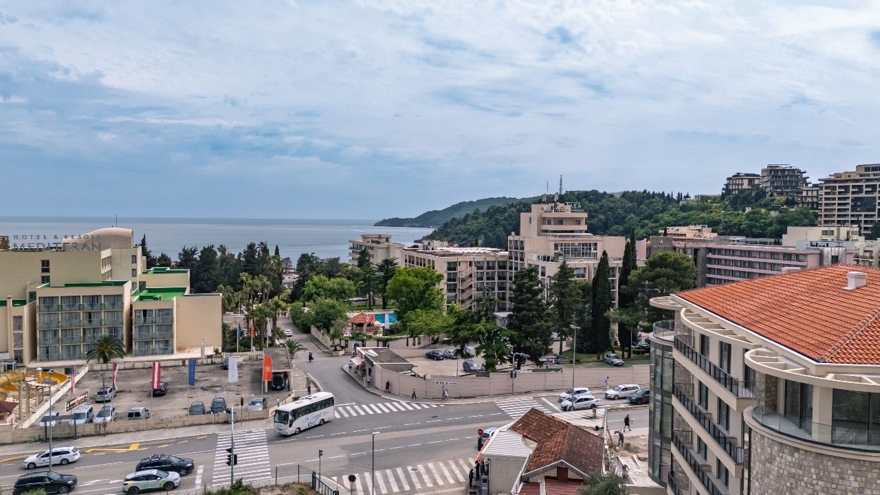 Apartamento en Becici, Montenegro, 47.9 m² - imagen 1