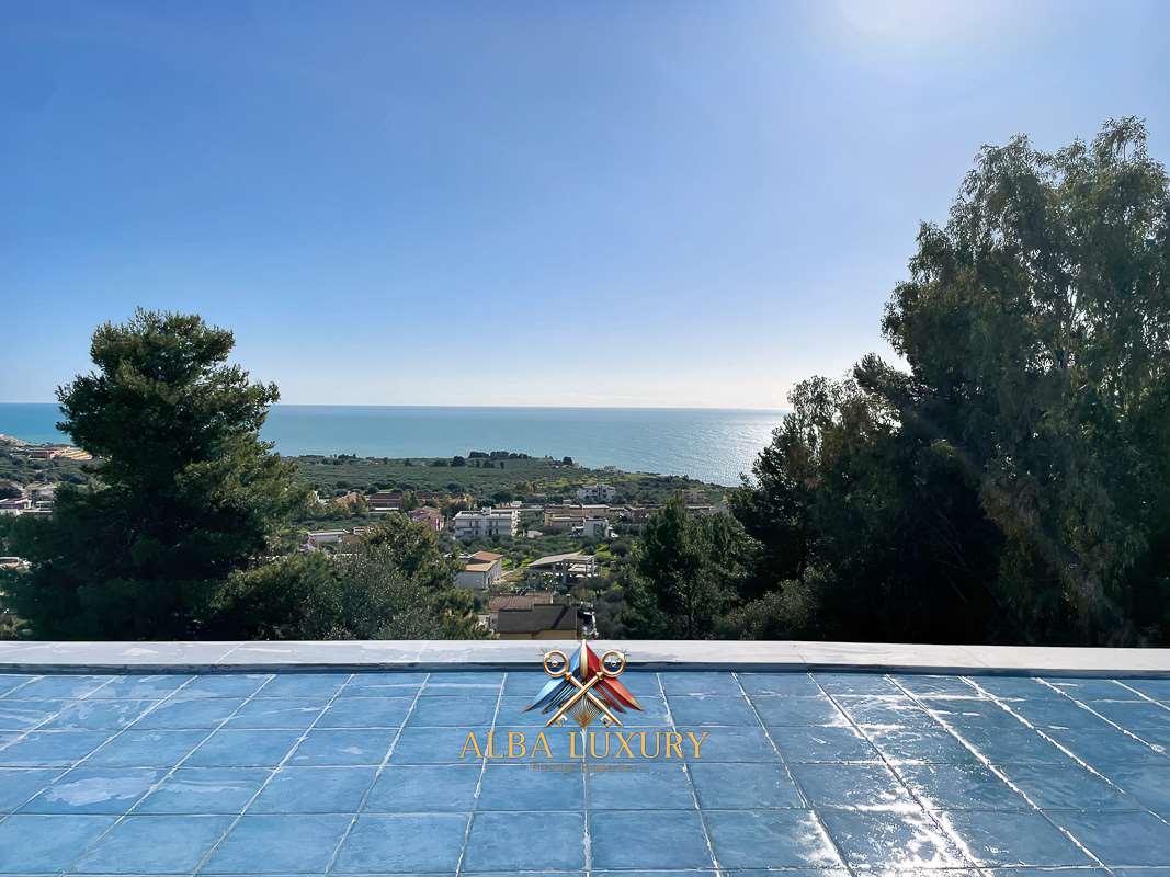 Villa en Sciacca, Italia, 479 m² - imagen 1