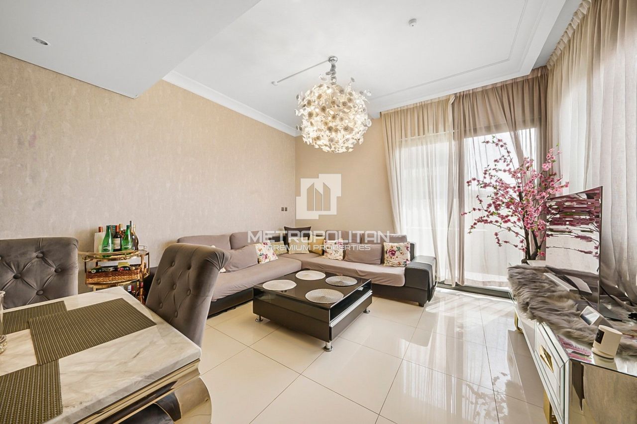 Townhouse in Dubai, UAE, 251 m² - picture 1