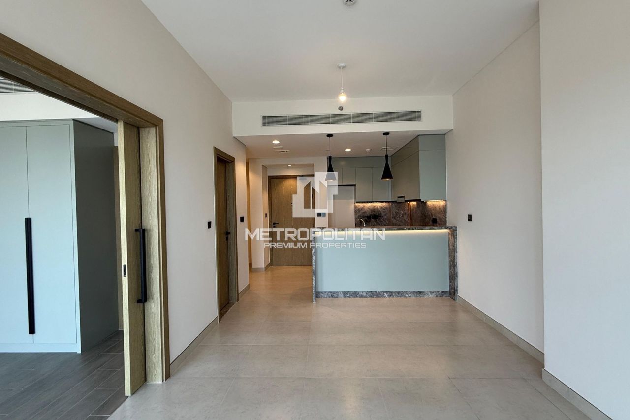 Apartment in Dubai, UAE, 58 m² - picture 1