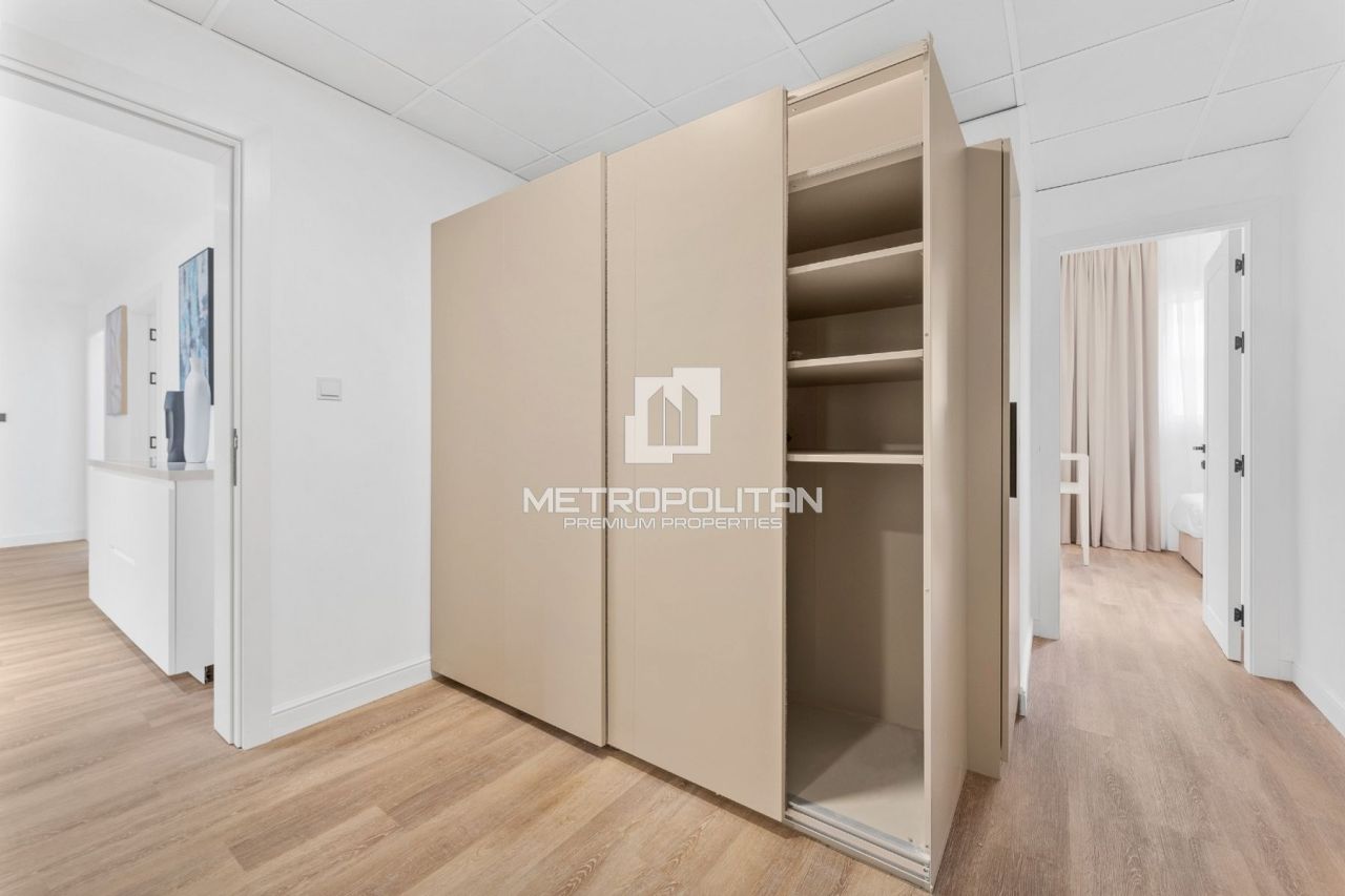 Apartment in Dubai, UAE, 185 m² - picture 13