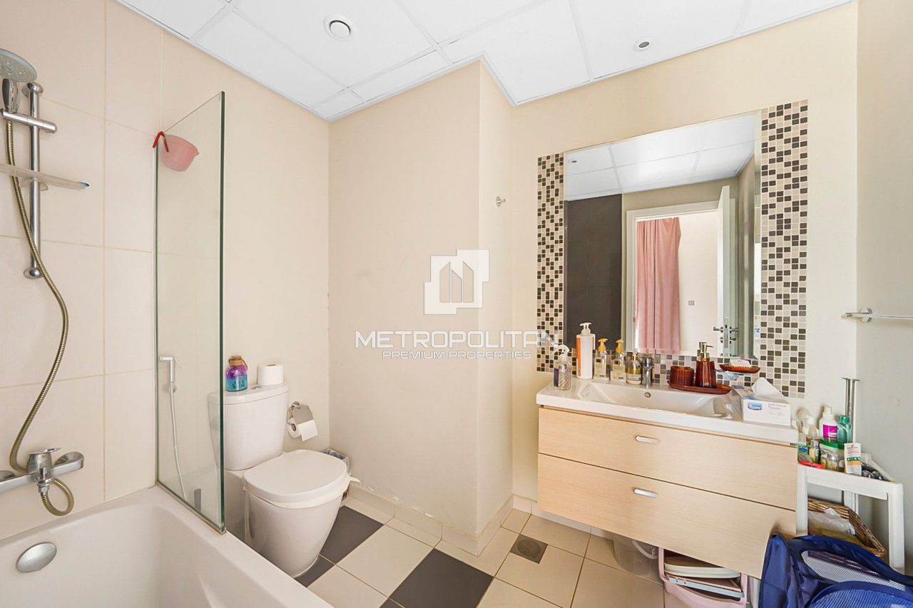 Casa adosada en Dubái, EAU, 251 m² - imagen 16