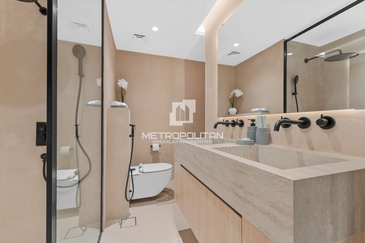 Apartment in Dubai, UAE, 185 m² - picture 17