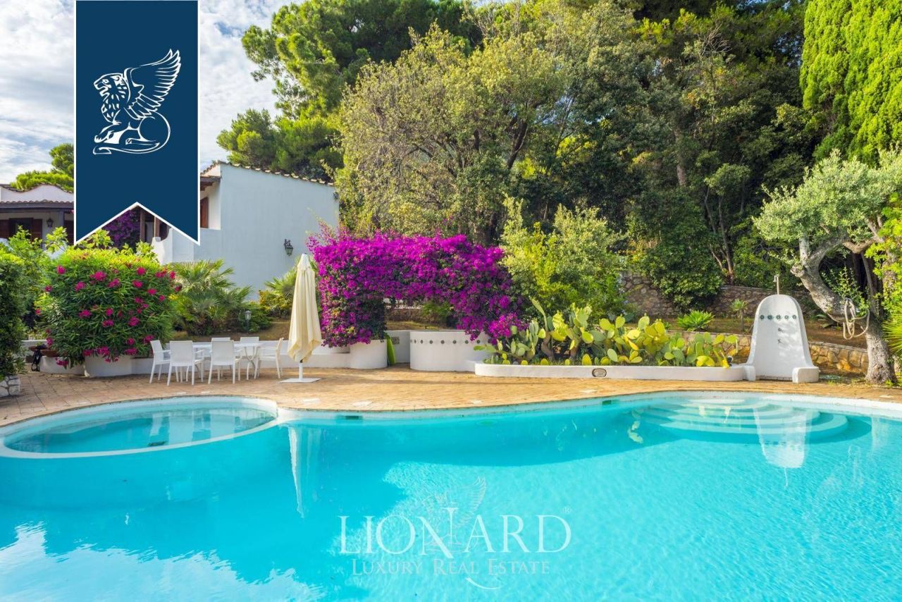 Villa en San Felice Circeo, Italia, 550 m² - imagen 1
