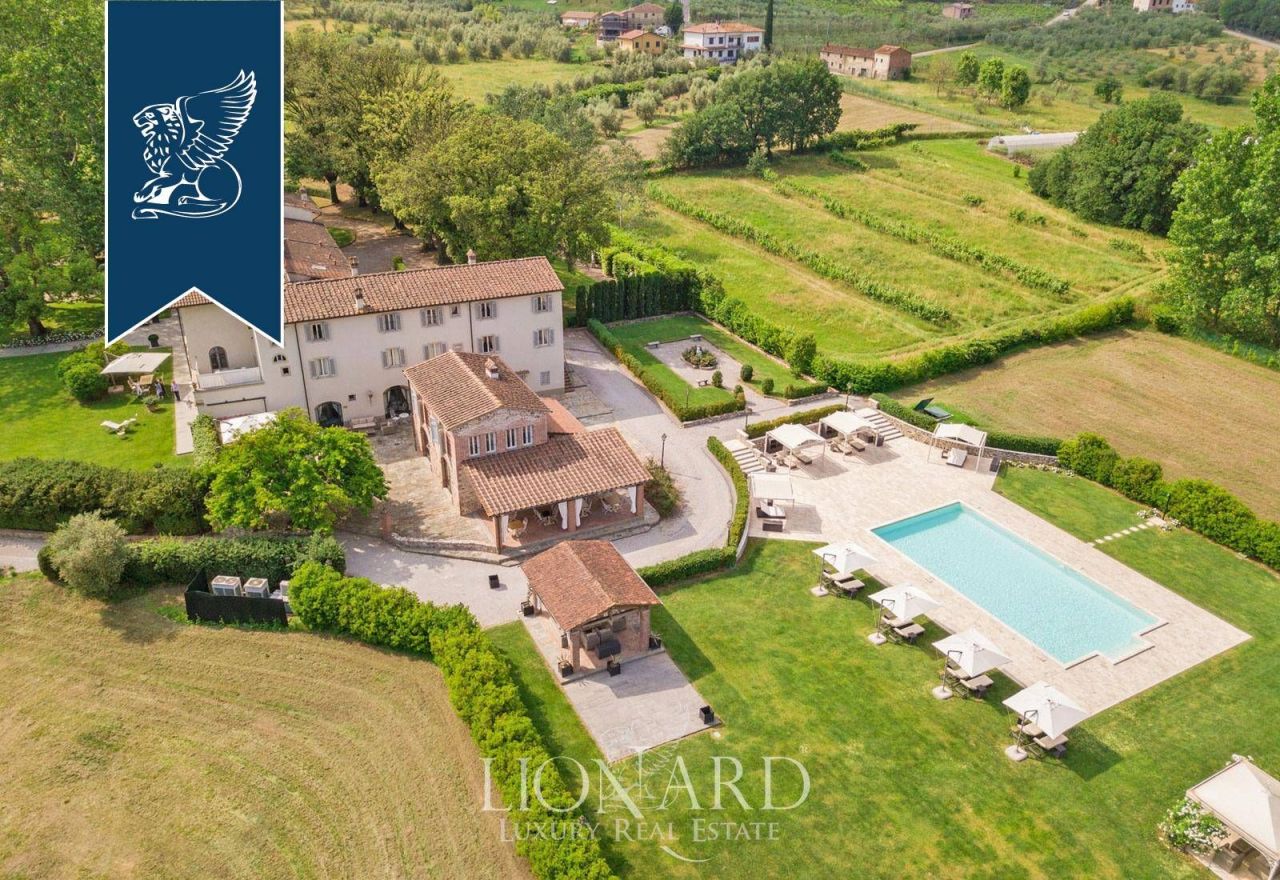 Villa à Pistoia, Italie, 2 100 m² - image 2