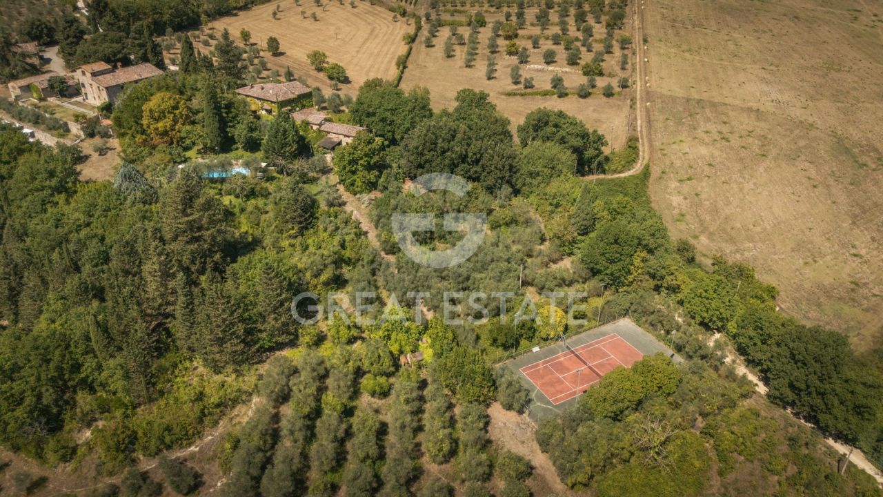 House in Castellina in Chianti, Italy, 820.7 m² - picture 2
