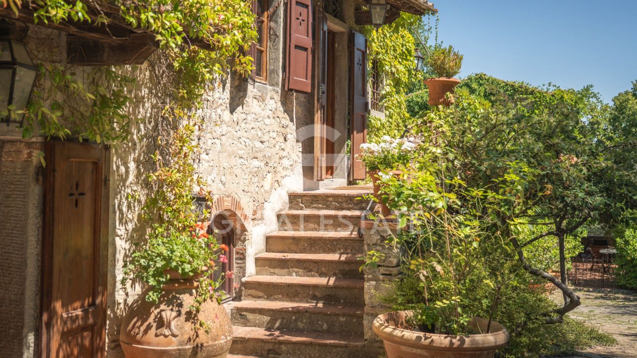 House in Castellina in Chianti, Italy, 820.7 m² - picture 6