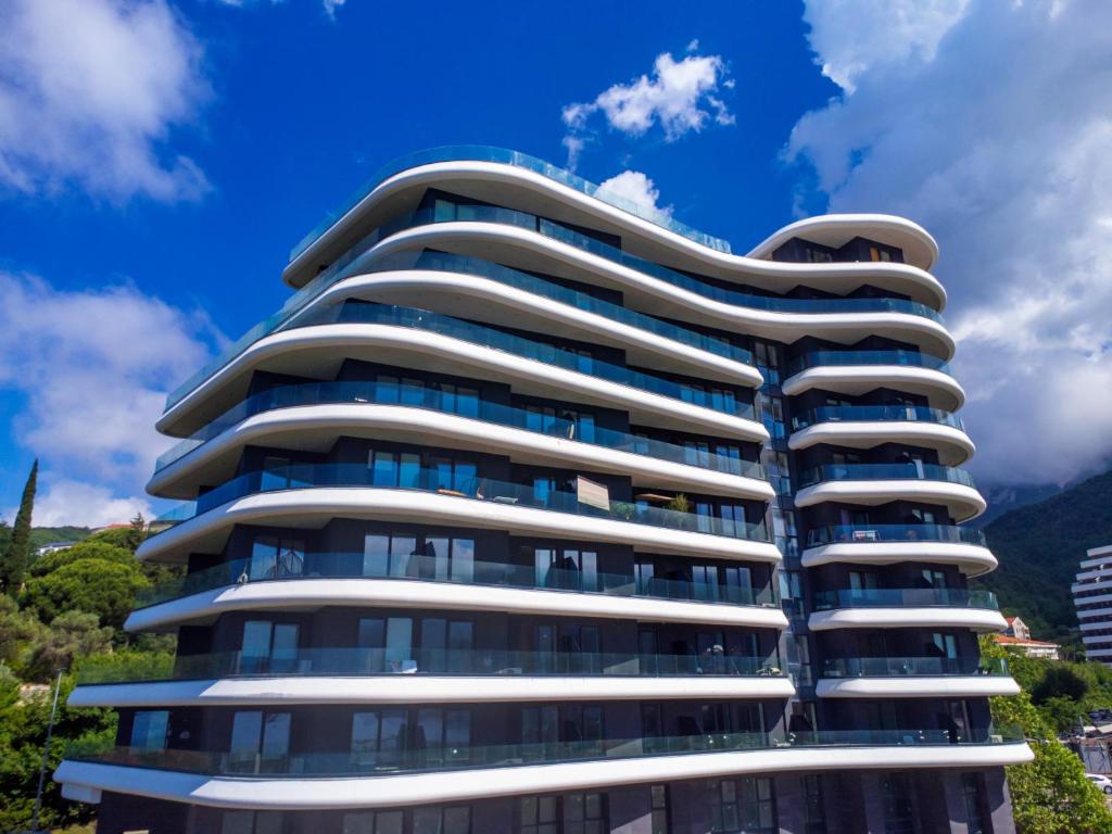 Piso en Becici, Montenegro, 69 m² - imagen 1
