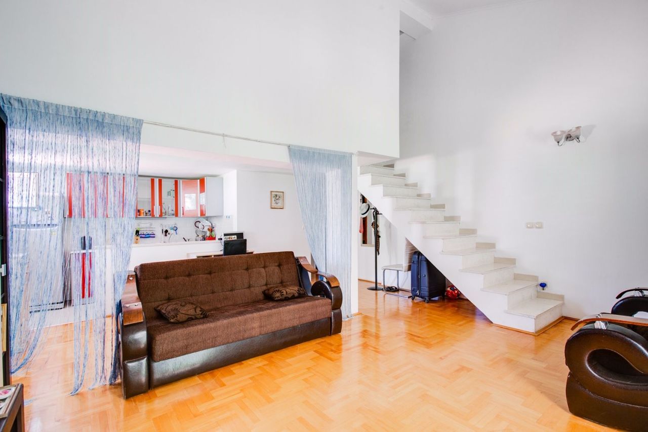 Wohnung in Budva, Montenegro, 82 m² - Foto 1