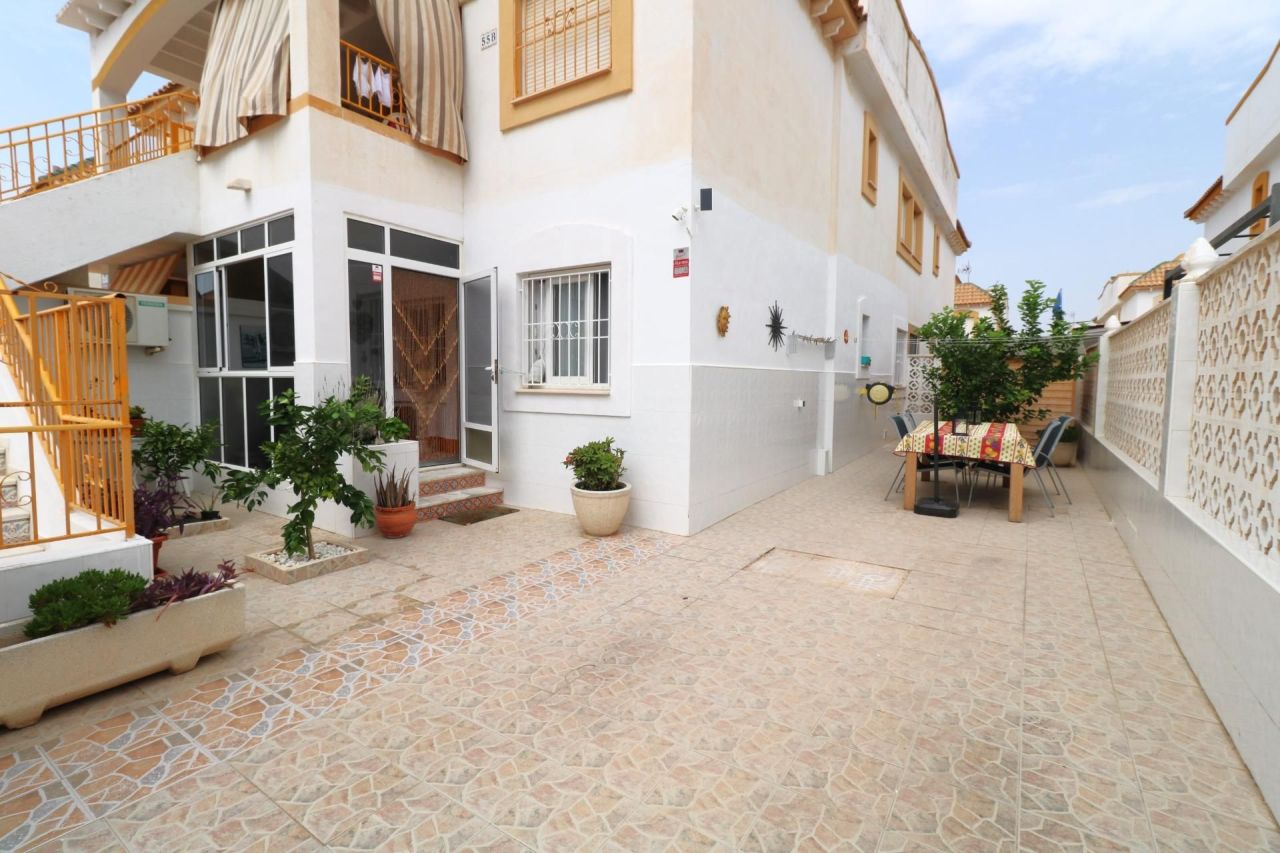 Bungalow en Torrevieja, España, 57 m² - imagen 1