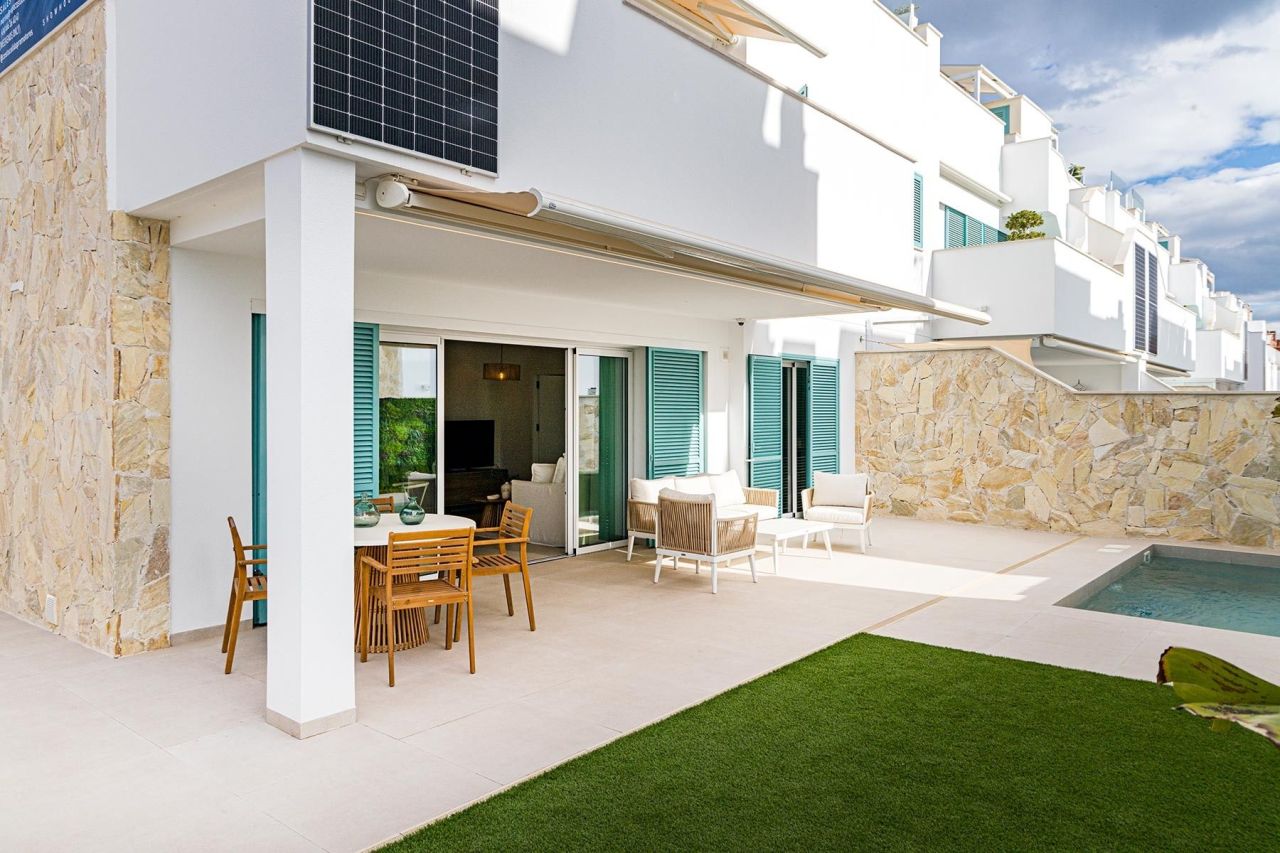 Bungalow à Pilar de la Horadada, Espagne, 87 m² - image 2