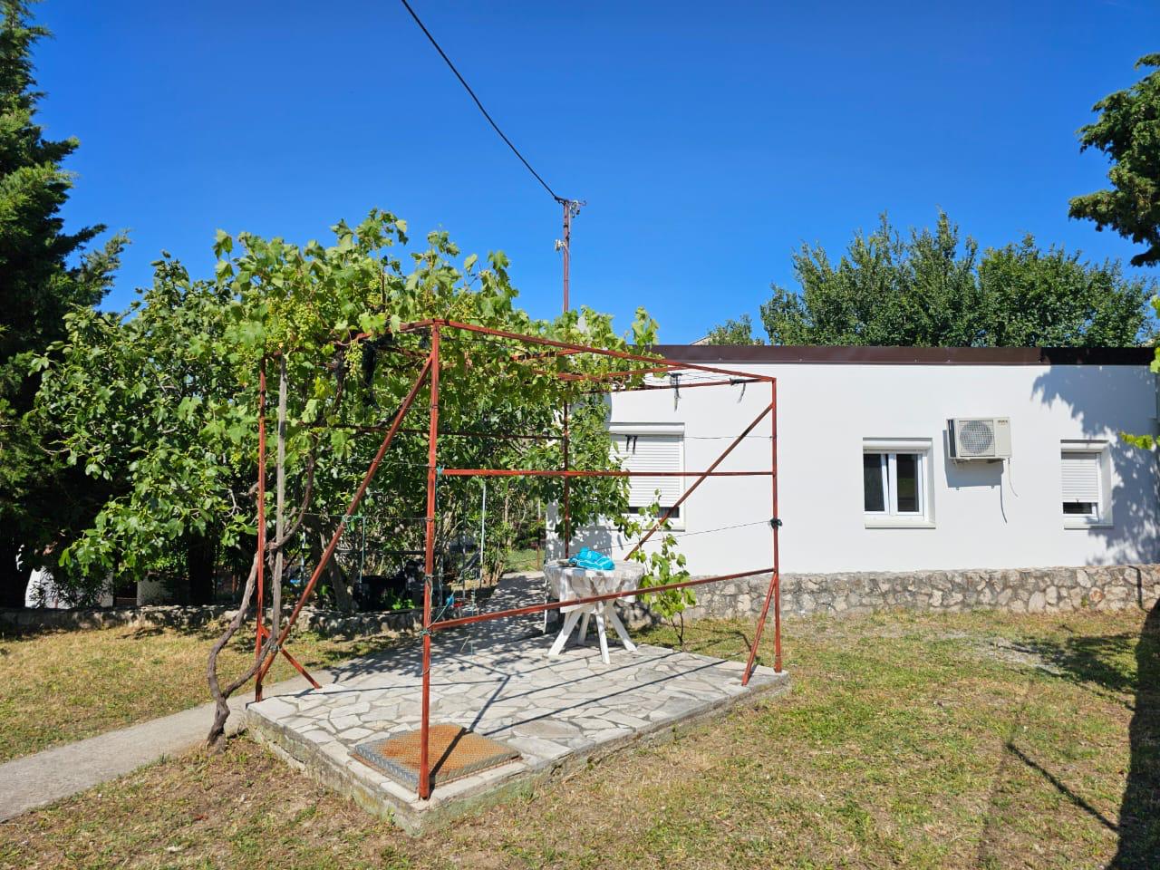 Casa en el Bar, Montenegro, 50 m² - imagen 1