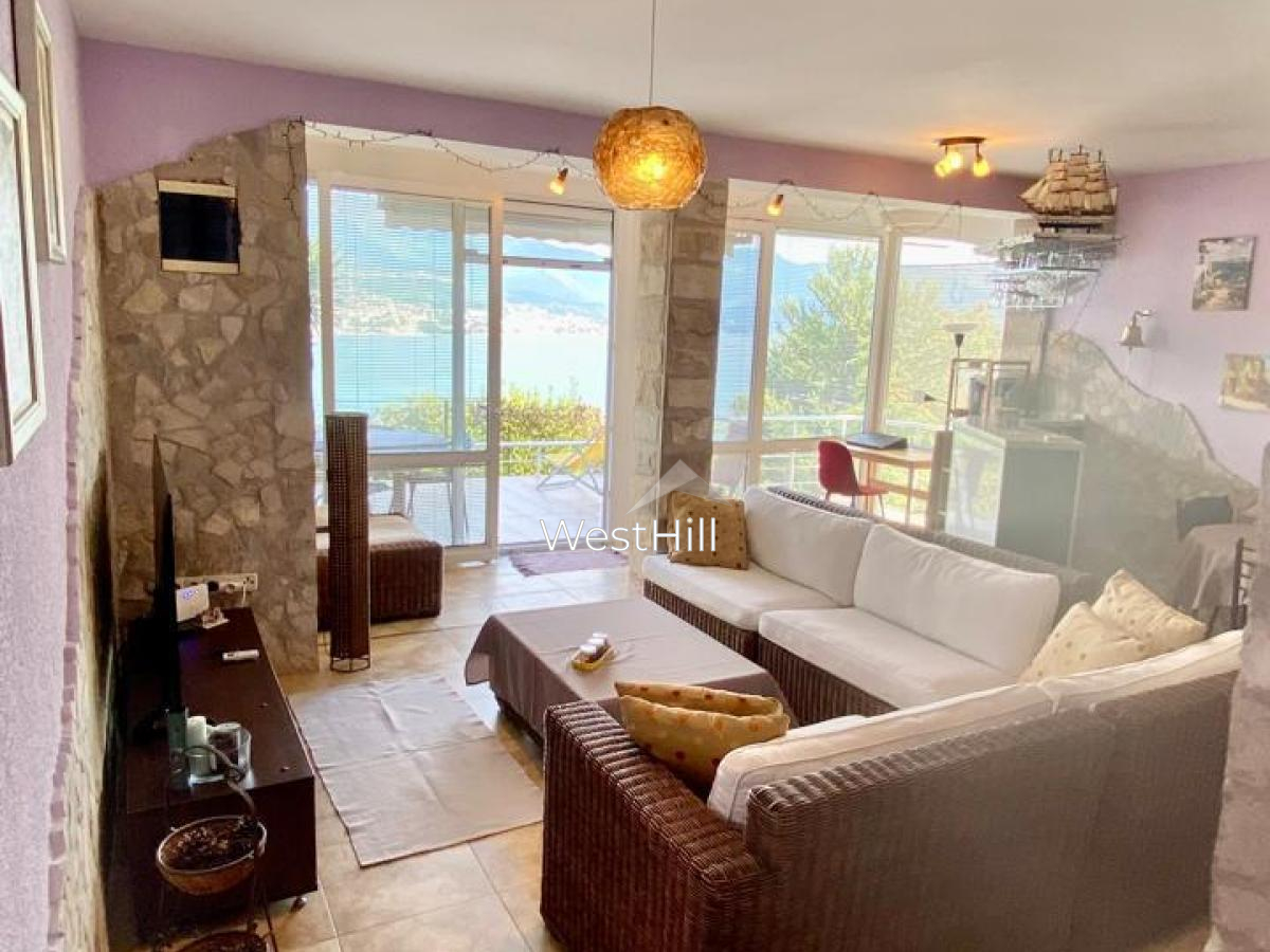 Appartement à Njivice, Monténégro, 30 m² - image 1