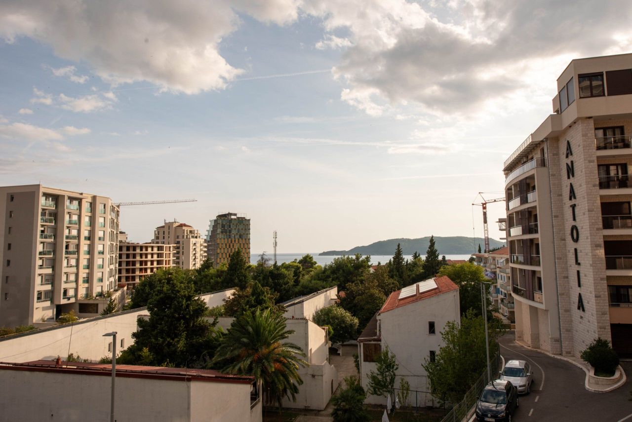 Appartement à Becici, Monténégro, 55 m² - image 1