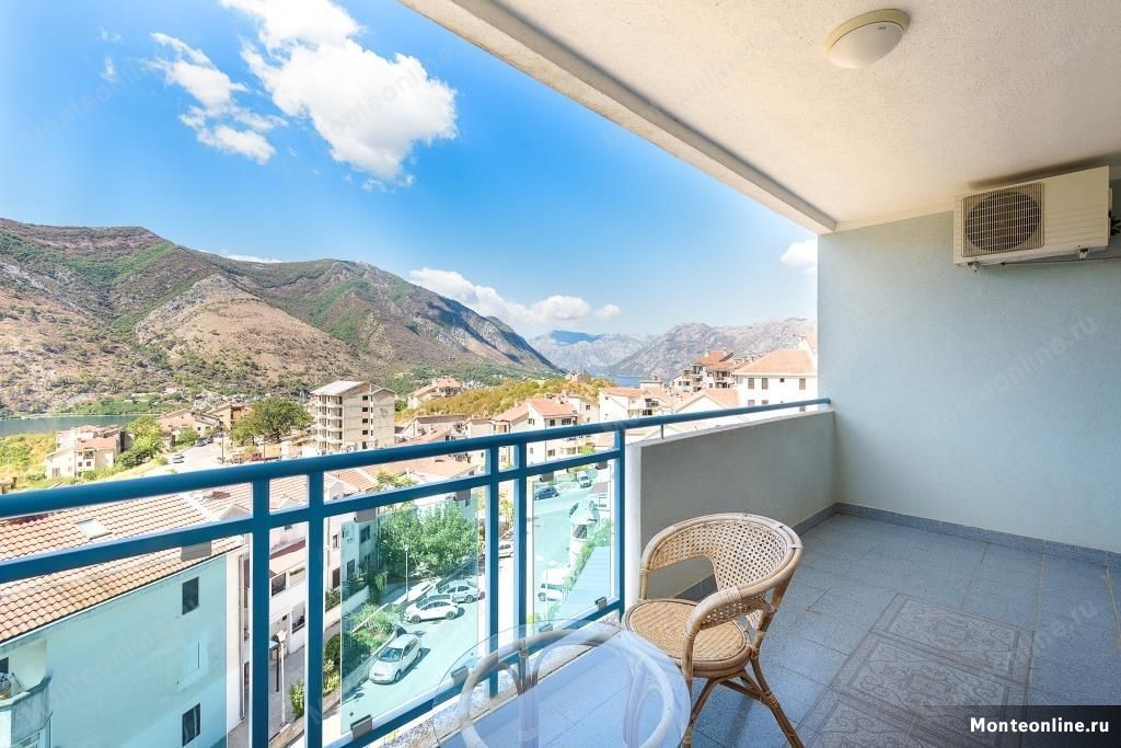 Apartment in Dobrota, Montenegro, 50 m² - Foto 1