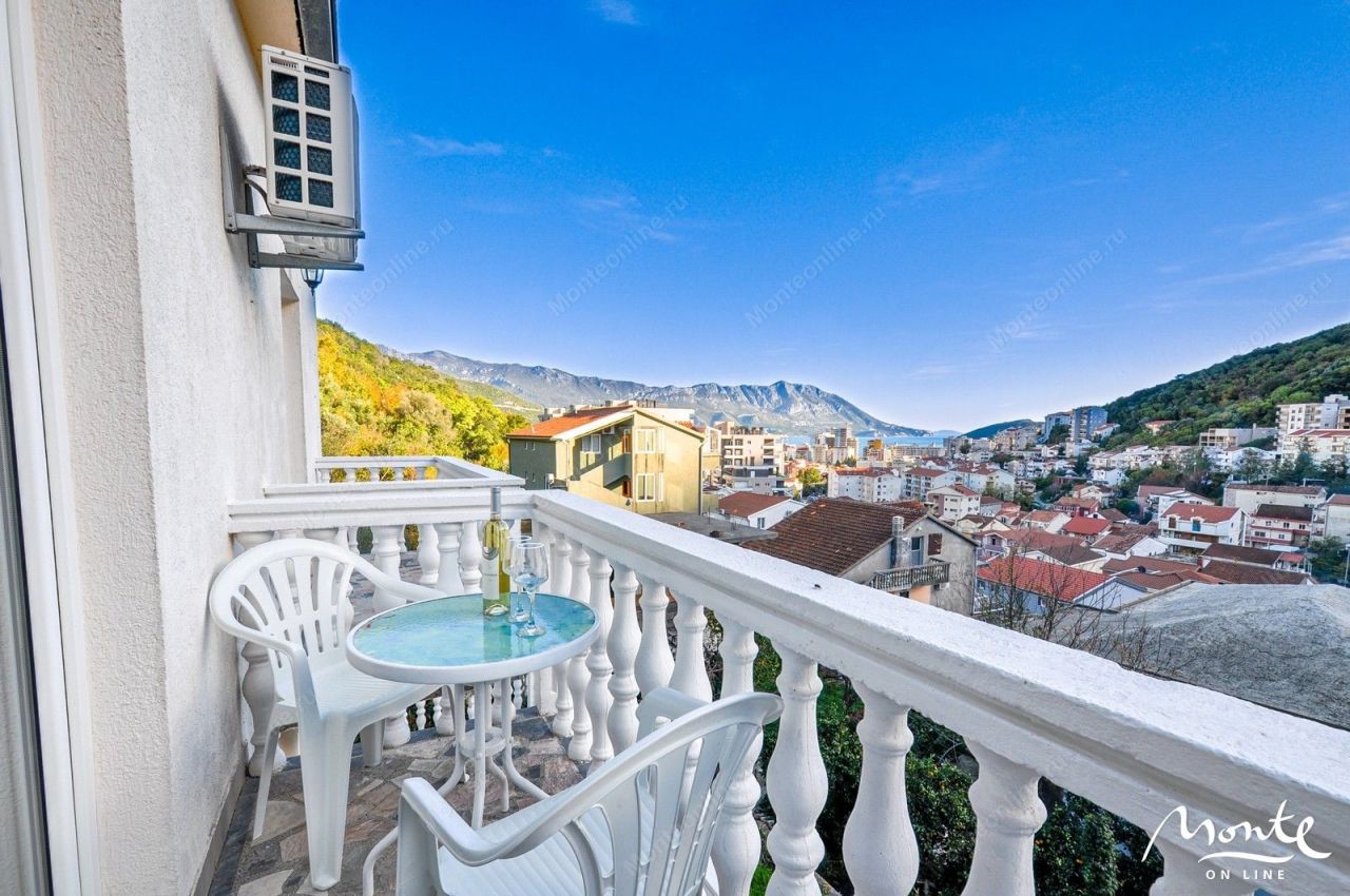Hotel en Budva, Montenegro, 288 m² - imagen 1