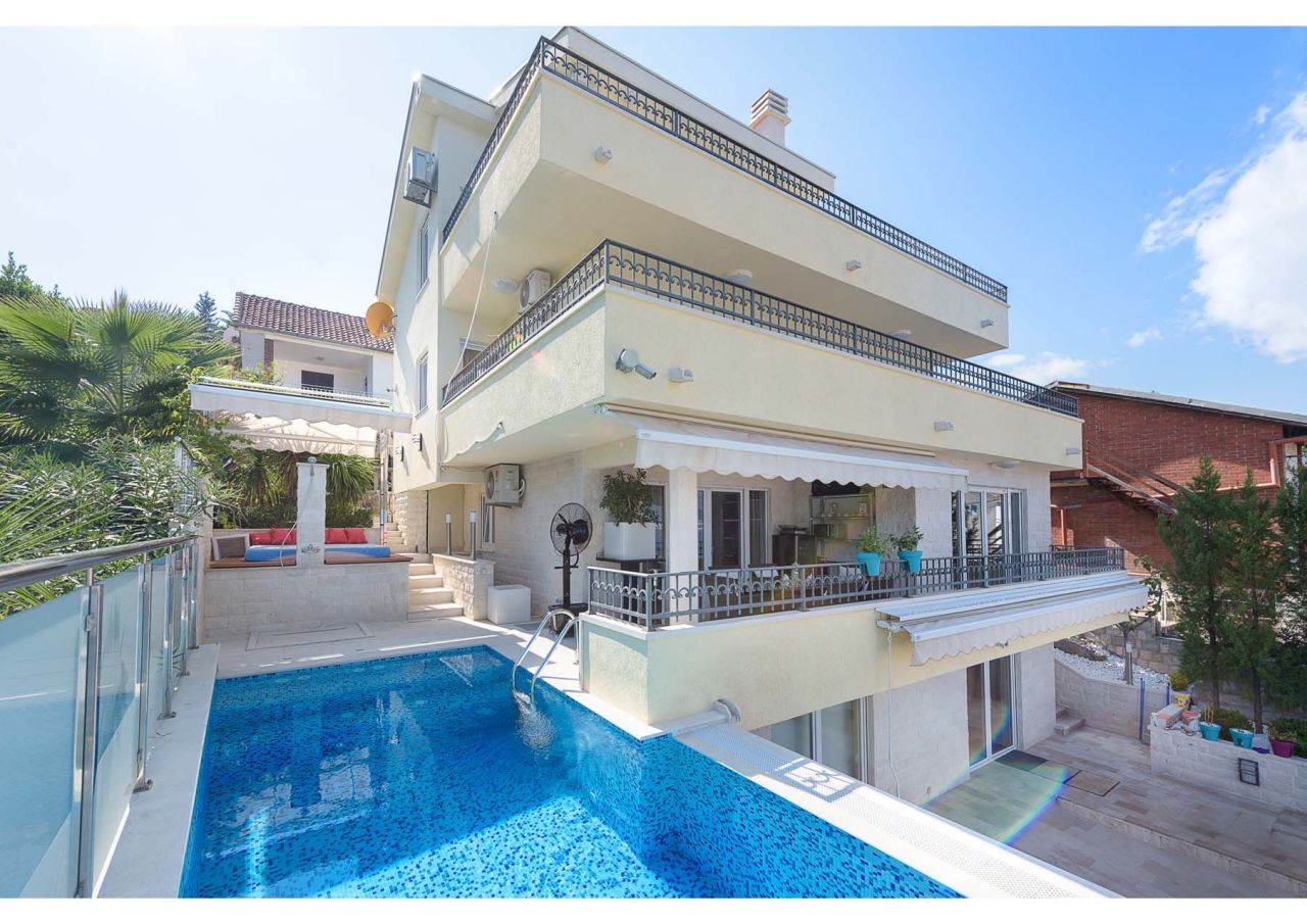 Villa en Krasici, Montenegro, 280 m² - imagen 1