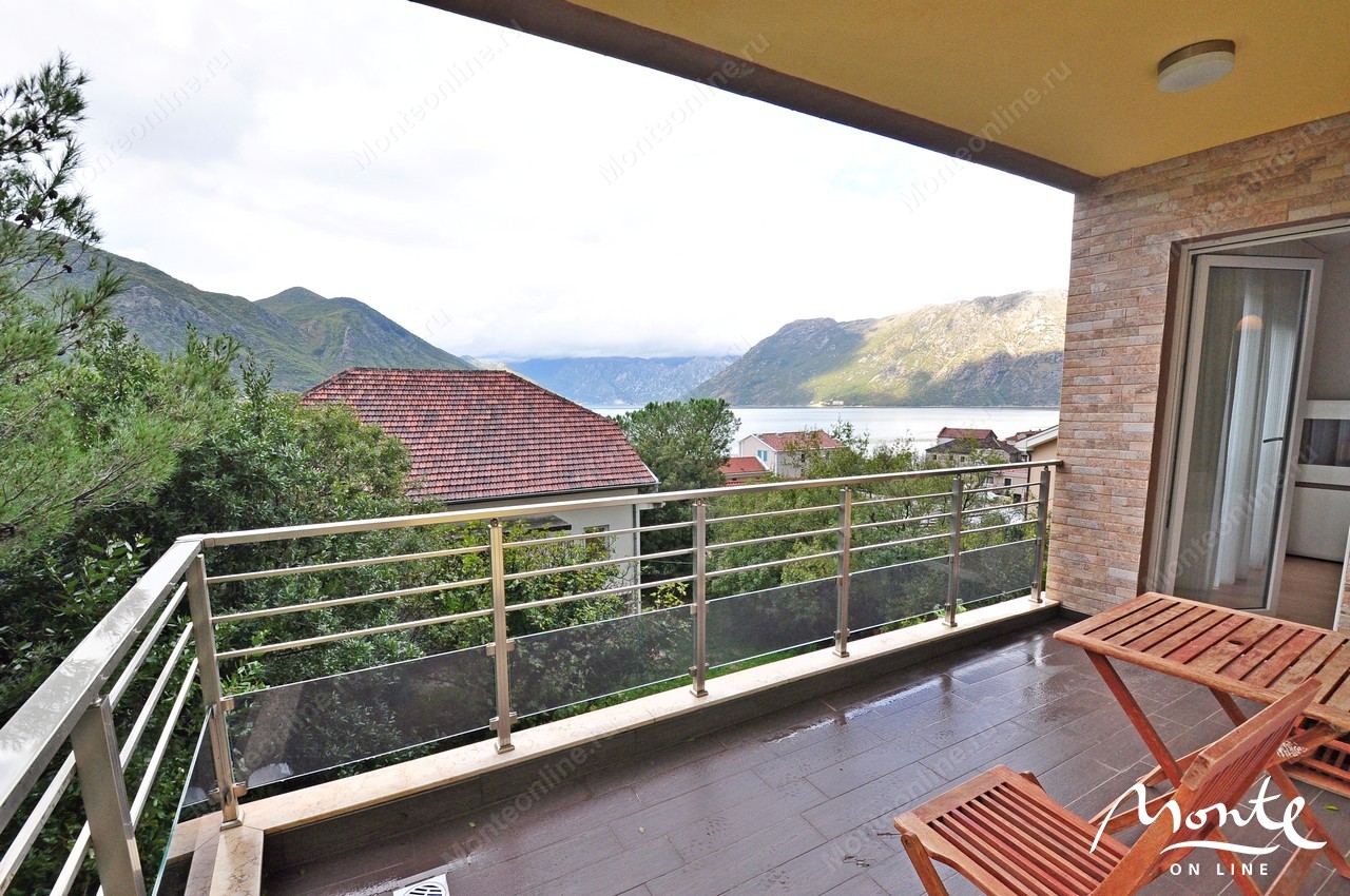 Apartment in Dobrota, Montenegro, 108 m² - Foto 1