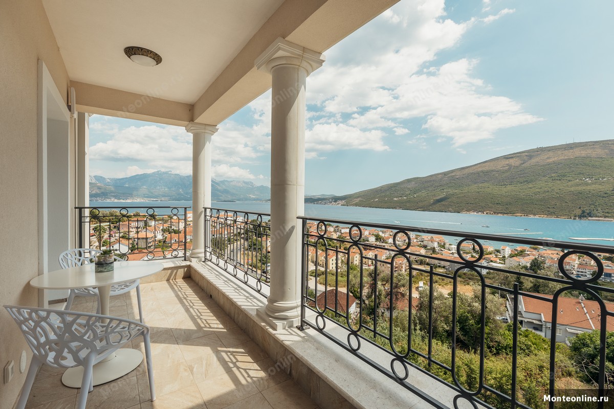 Appartement à Herceg-Novi, Monténégro, 133 m² - image 1