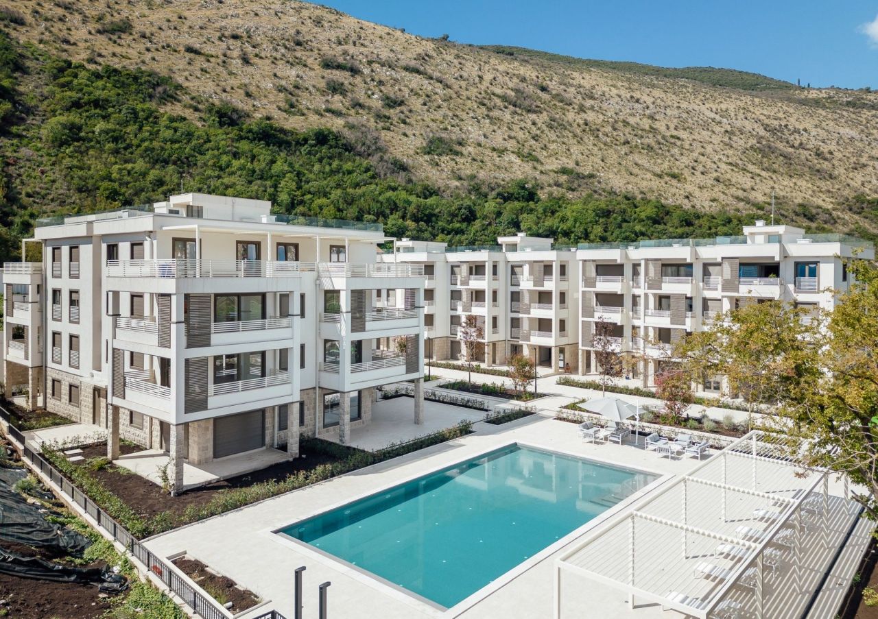 Apartamento en Herceg-Novi, Montenegro, 69.99 m² - imagen 2