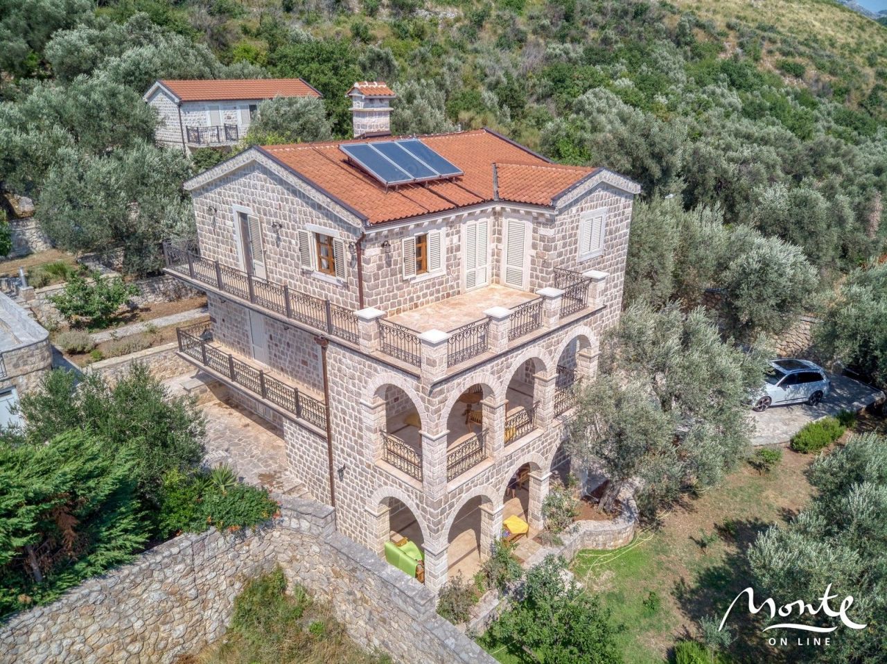 Villa à Rézévici, Monténégro, 480 m² - image 2