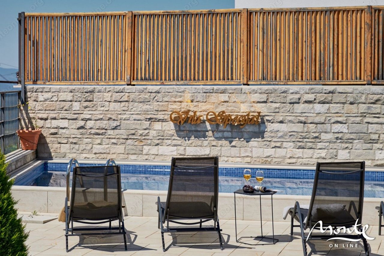 Villa en Tivat, Montenegro, 220 m² - imagen 19