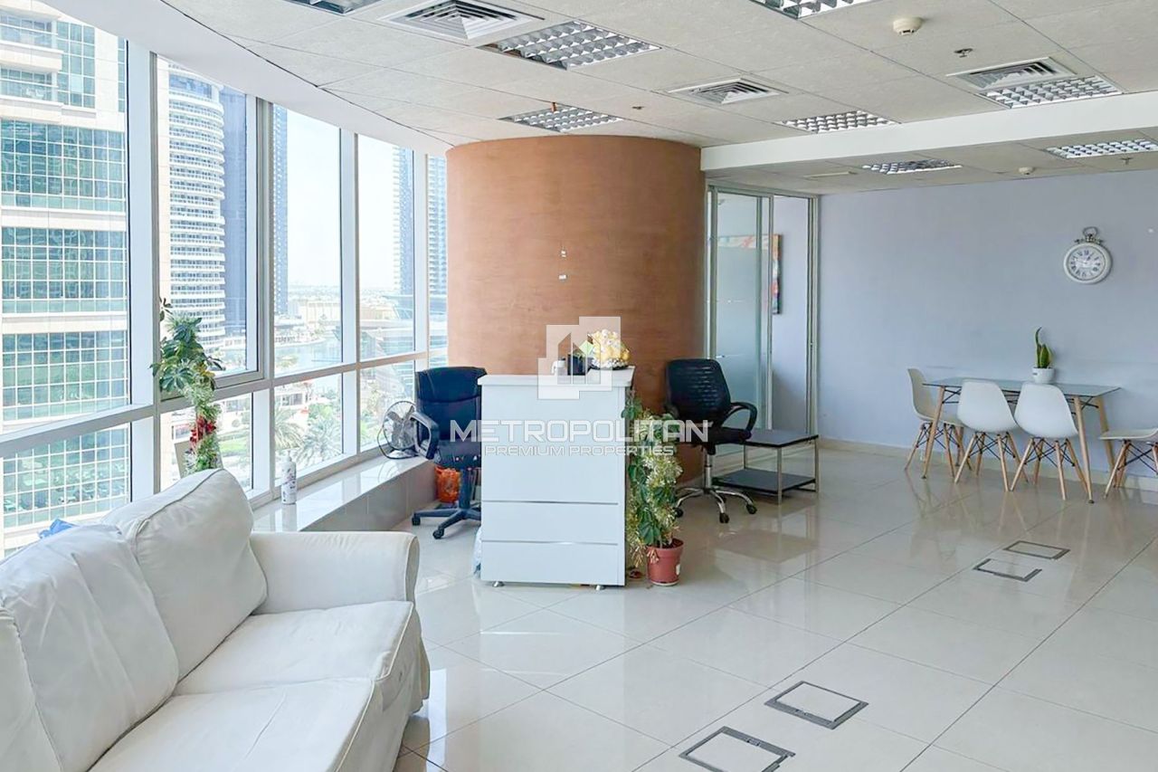 Bureau à Dubaï, EAU, 97 m² - image 1