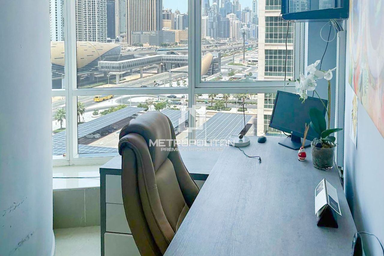 Office in Dubai, UAE, 97 m² - picture 8
