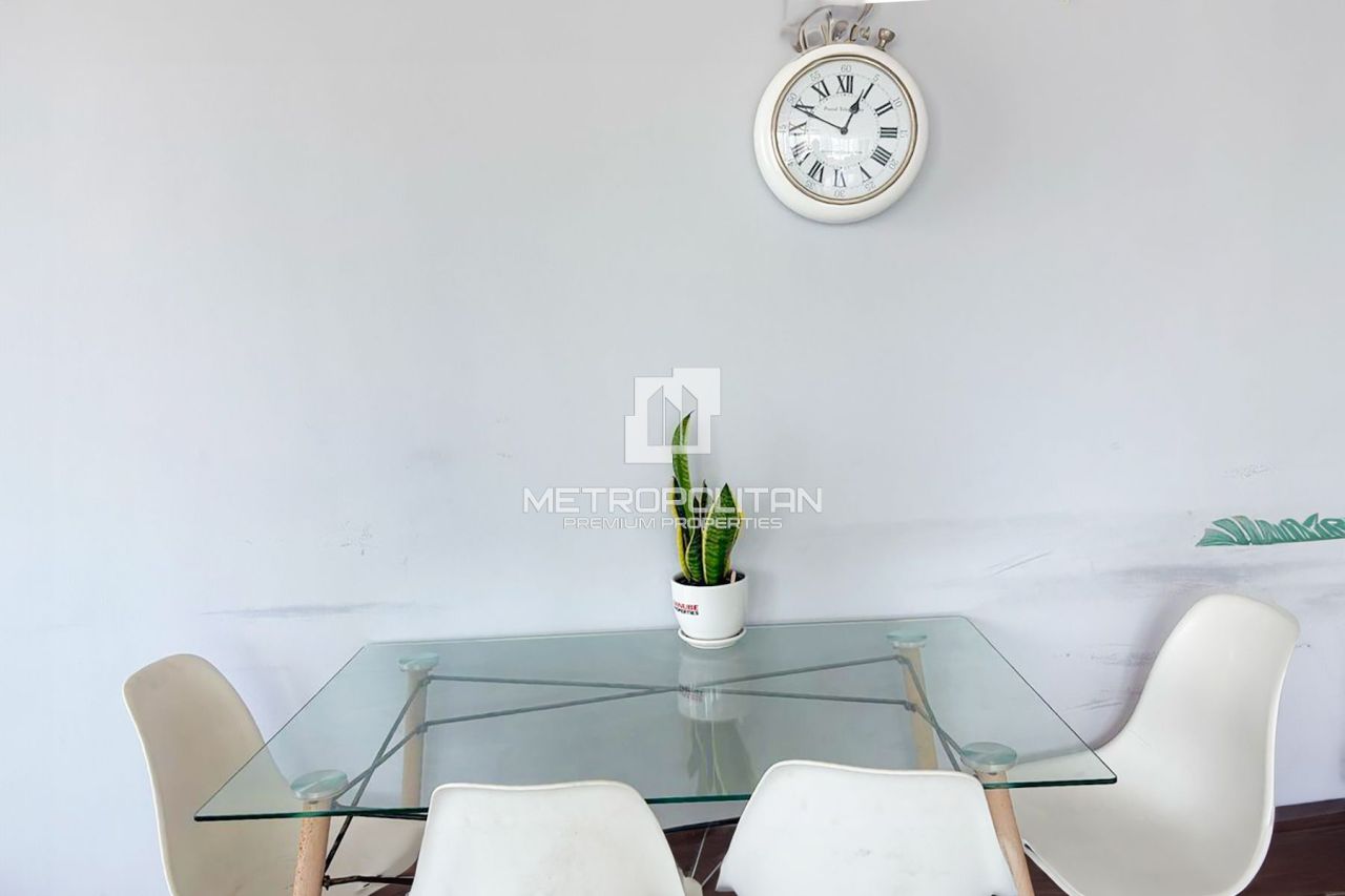 Office in Dubai, UAE, 97 m² - picture 9