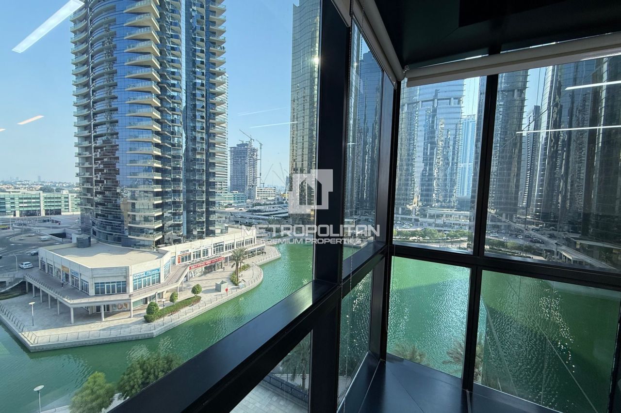 Office in Dubai, UAE, 106 m² - picture 13