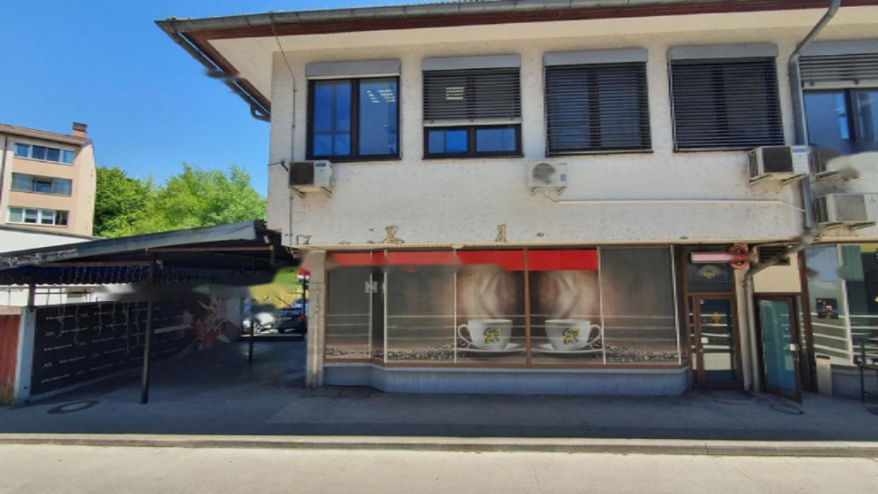 Oficina en Liubliana, Eslovenia, 139 m² - imagen 1