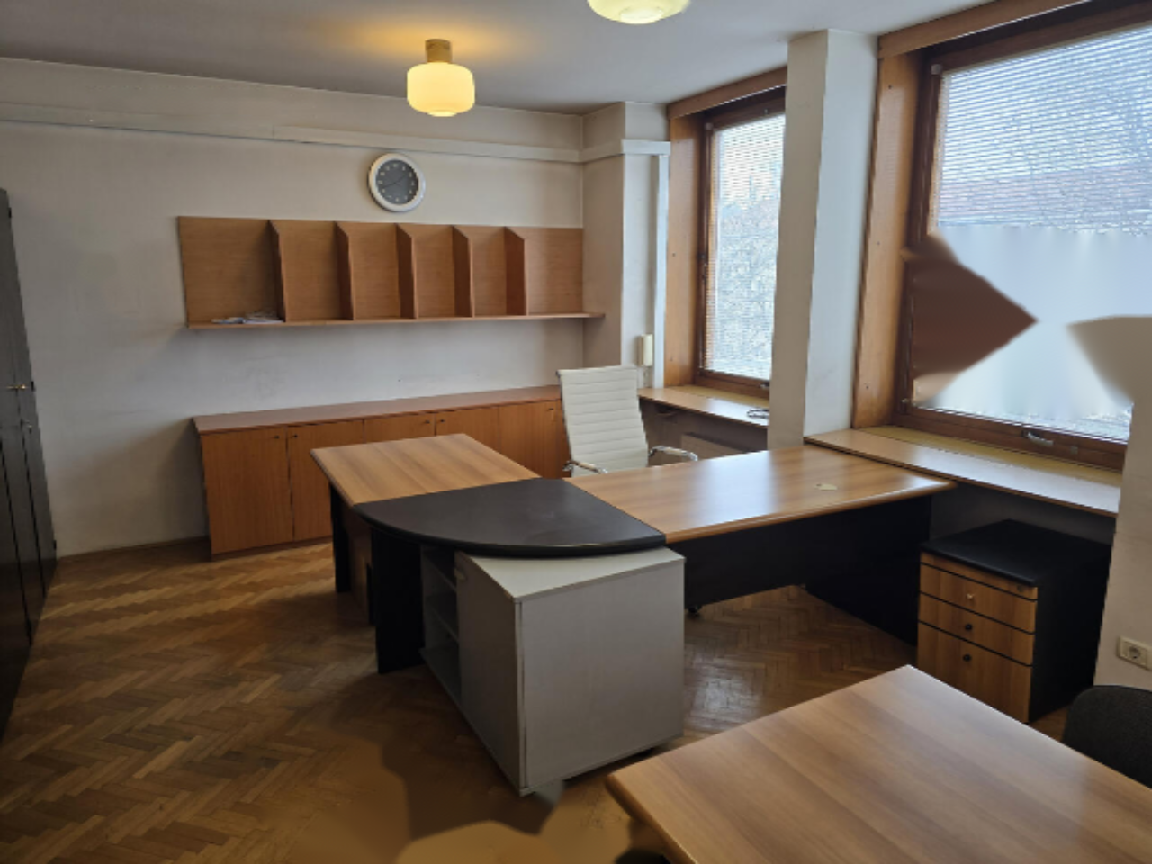 Oficina en Liubliana, Eslovenia, 27 m² - imagen 1