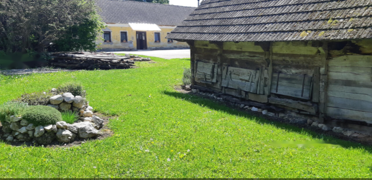Granja en Brežice, Eslovenia, 43 413 m² - imagen 1