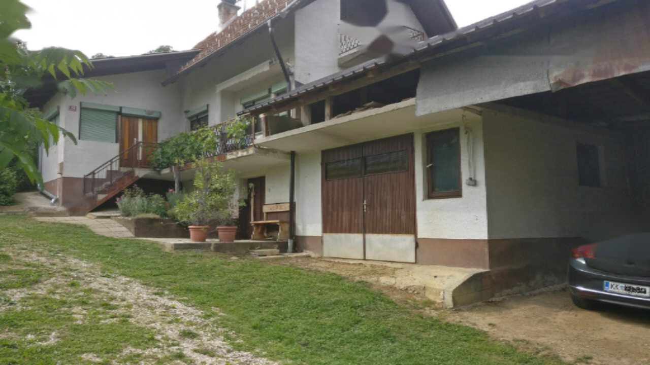 Farm in Kozina, Slowenien, 5 197 m² - Foto 1