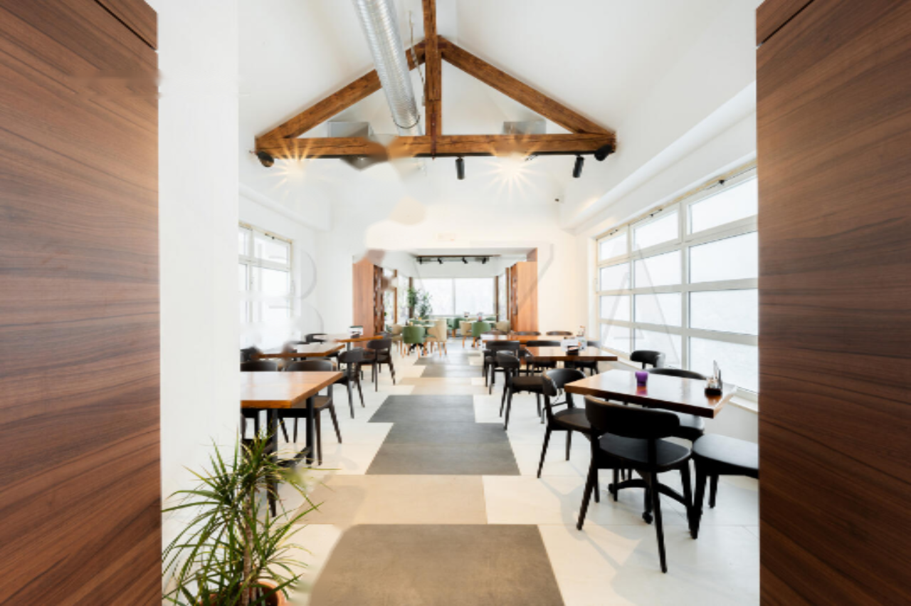 Oficina en Liubliana, Eslovenia, 247 m² - imagen 1