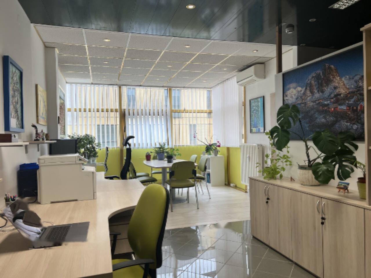 Oficina en Liubliana, Eslovenia, 43 m² - imagen 1