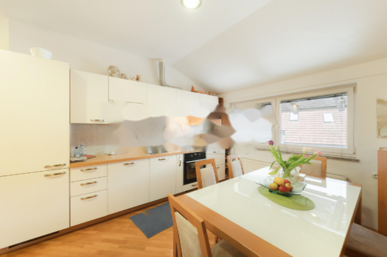 Oficina en Liubliana, Eslovenia, 106 m² - imagen 1