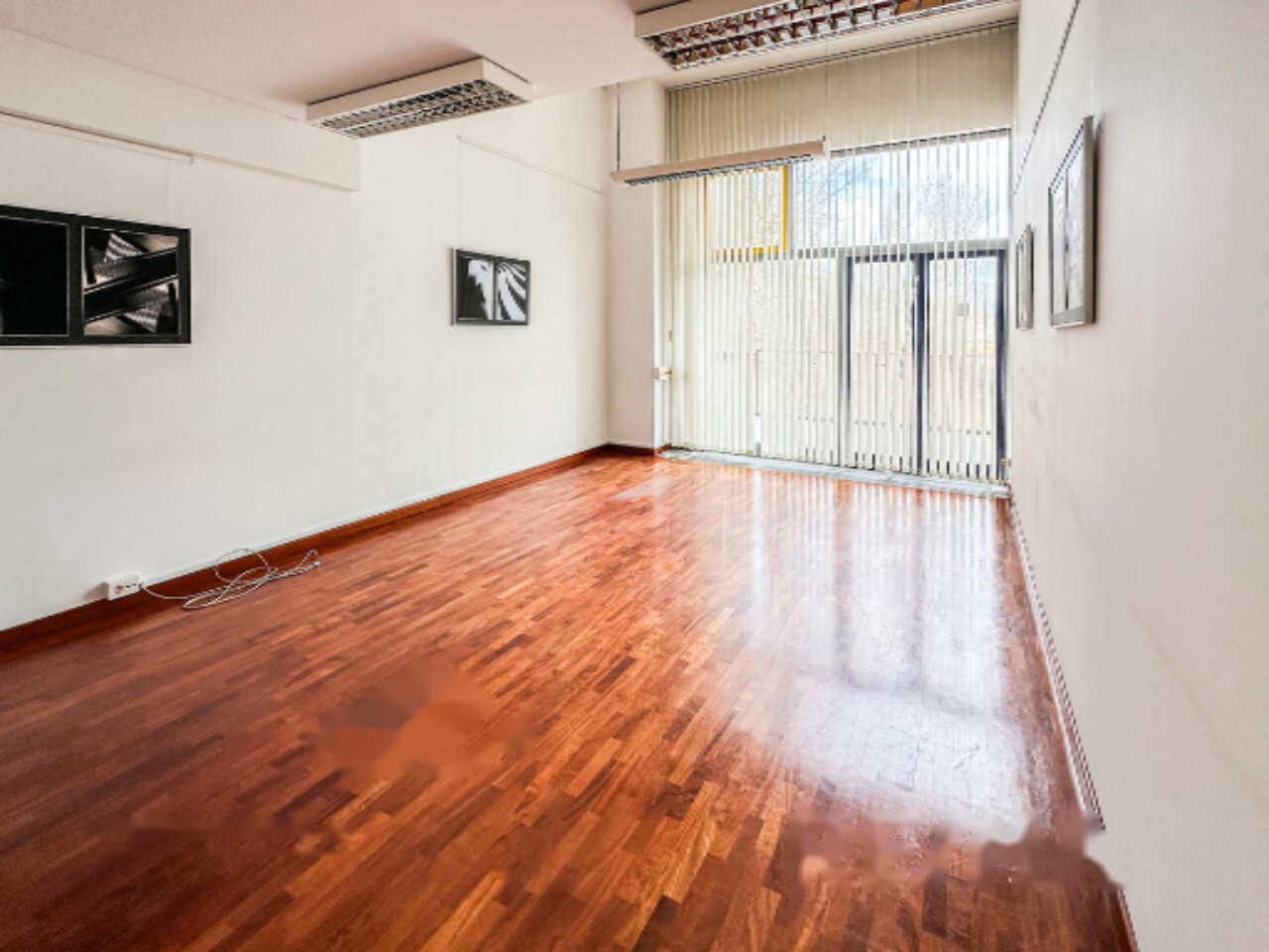 Office in Ljubljana, Slovenia, 371 m² - picture 1