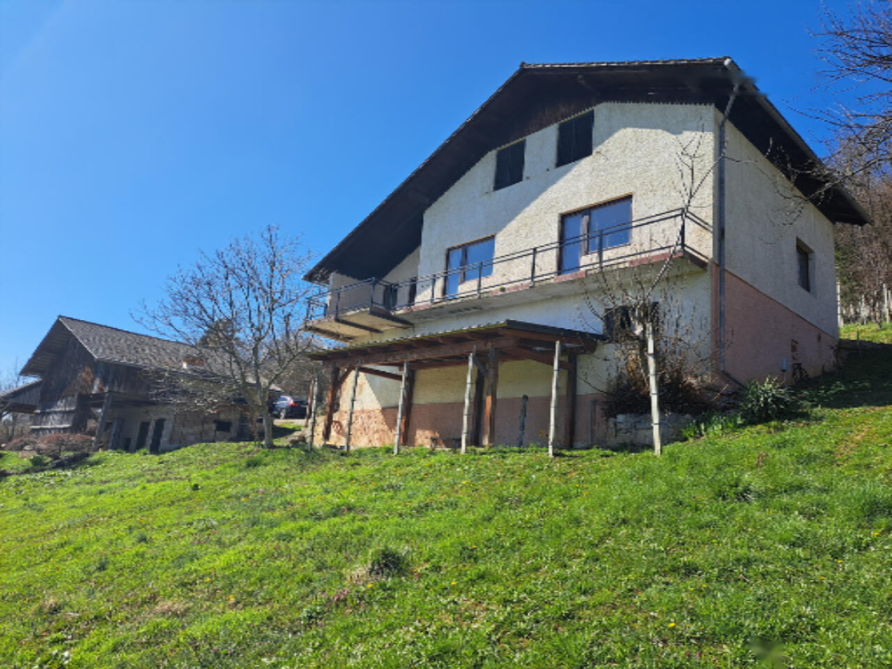 Granja en Sevnica, Eslovenia, 4 517 m² - imagen 1