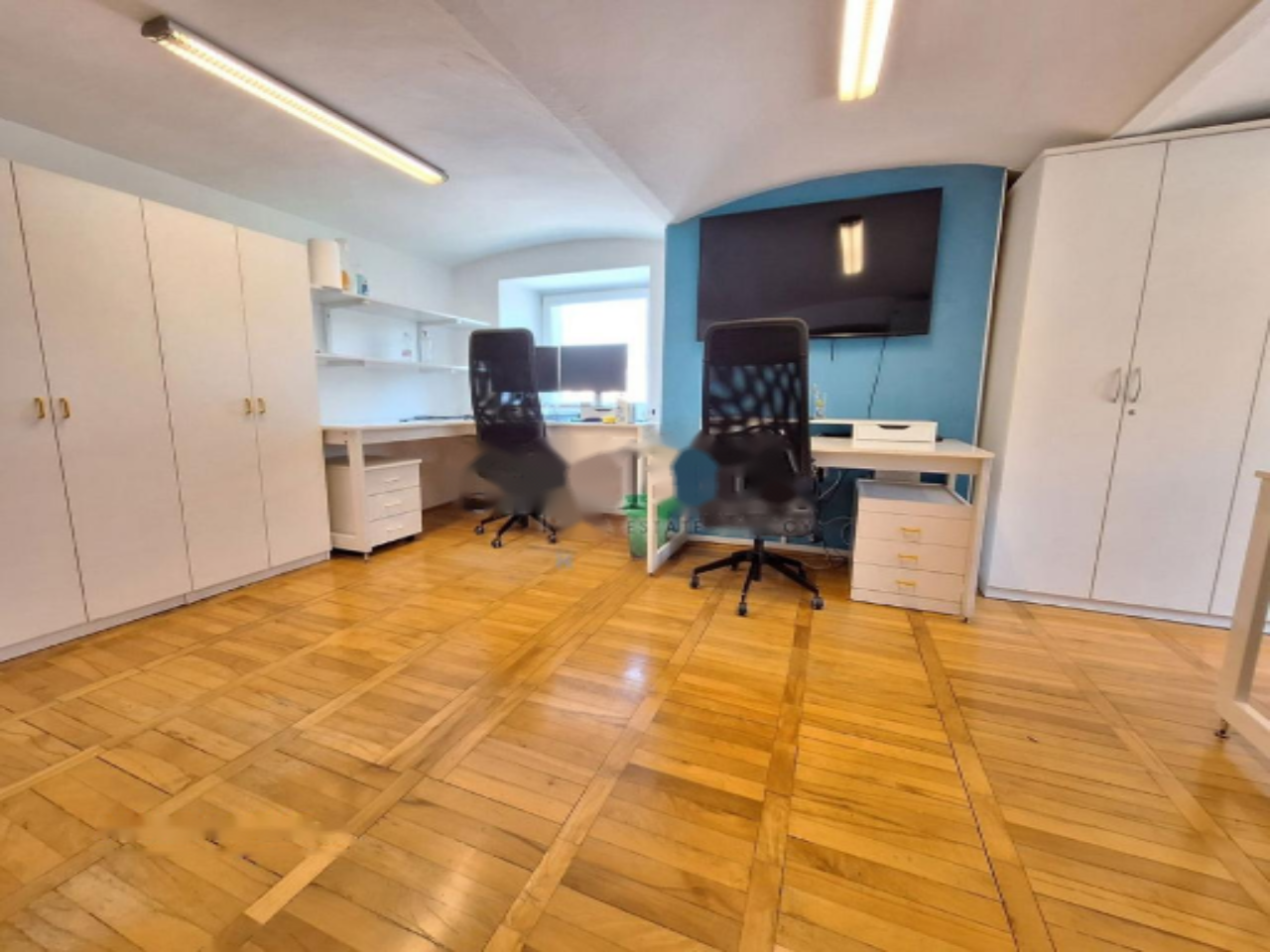 Oficina en Liubliana, Eslovenia, 53 m² - imagen 1